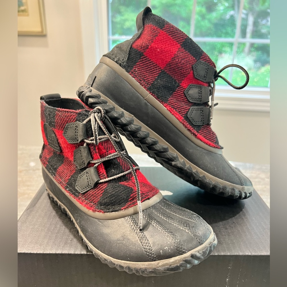 Sorel Buffalo Check Out N About Boots